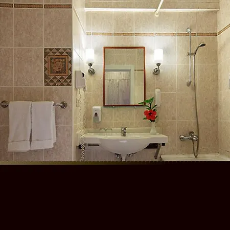 Hotel Armas Garden 4*